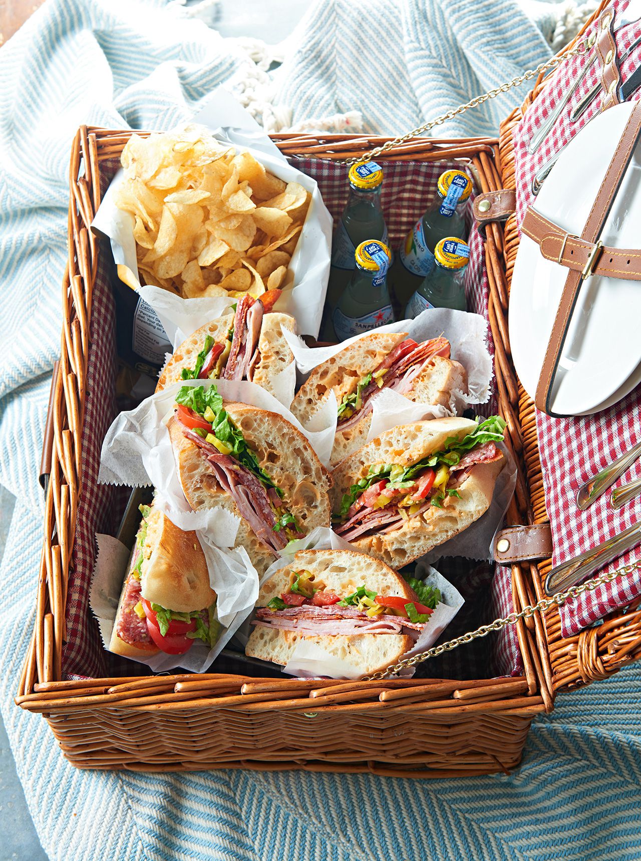 Lunch & Snack Pack 4-6 People Sharing